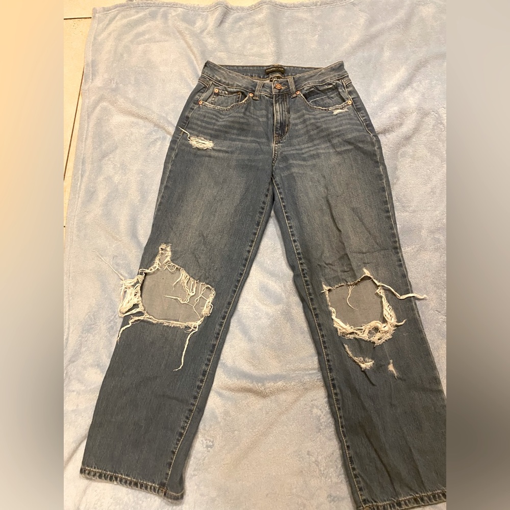 Ripped Denim Jeans / Size 3/26 / Sincerely Jule